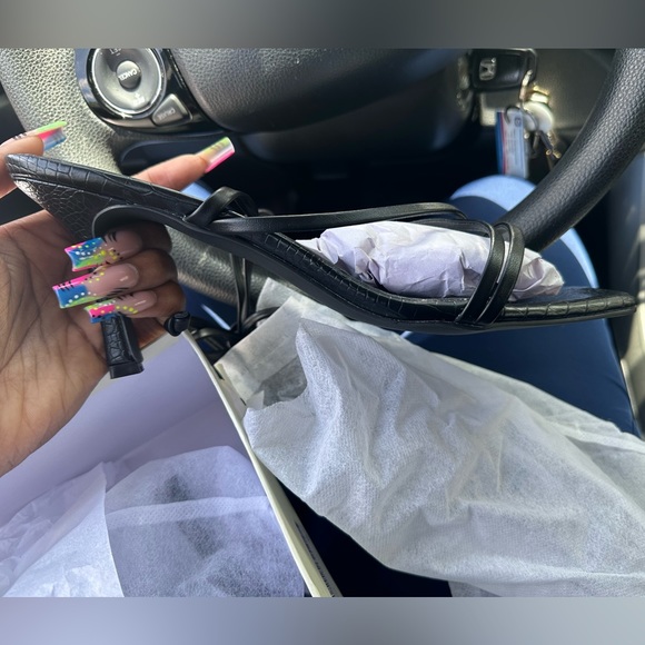 Sandals heel! - Picture 5 of 5